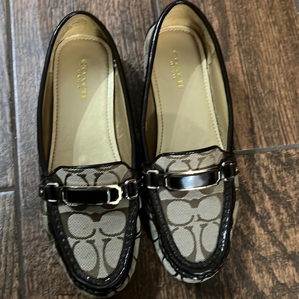 Coach flat loafers size 6 1/2 worn twice in very good condition